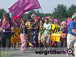 AktivistInnen der ClownsArmee bei der Bombodrombesetzung am 1.6.2007
